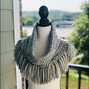Crochet Women’s Cowl